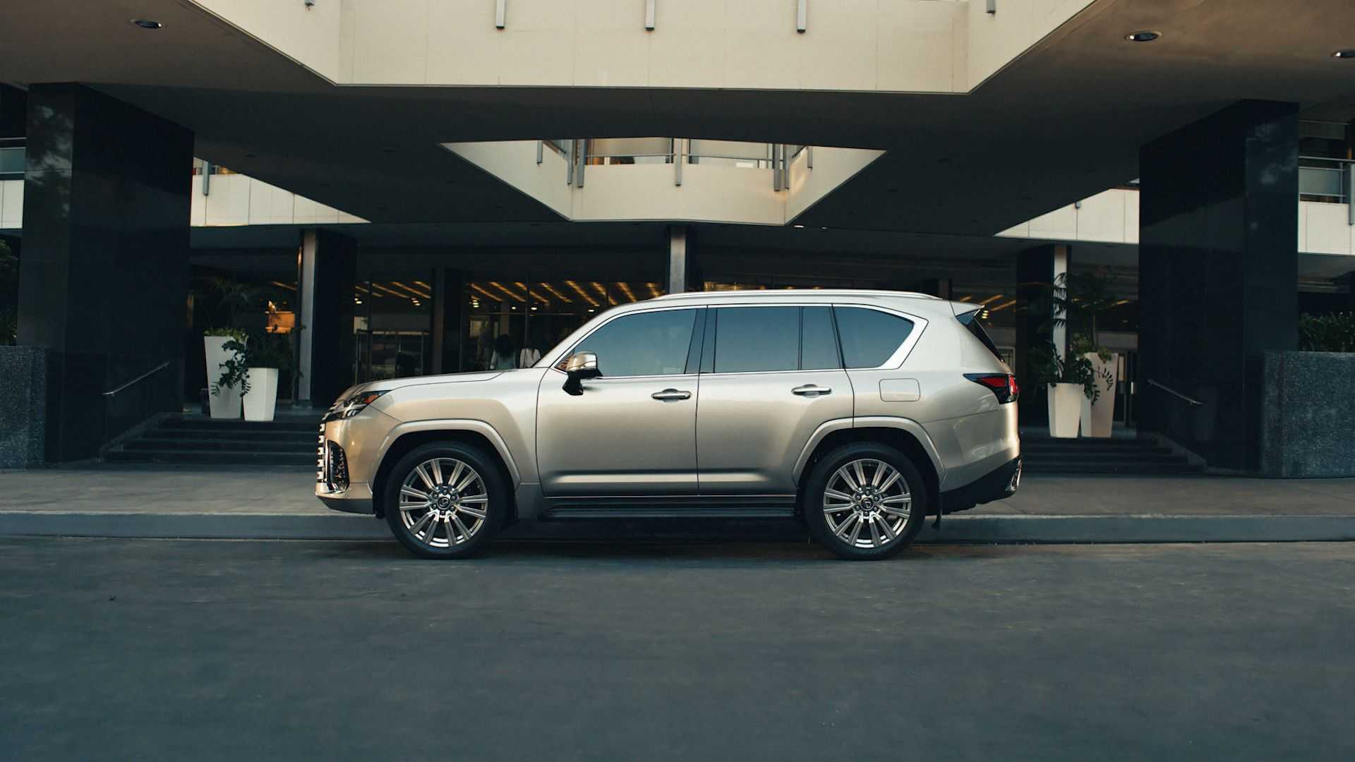 Lexus LX 2022