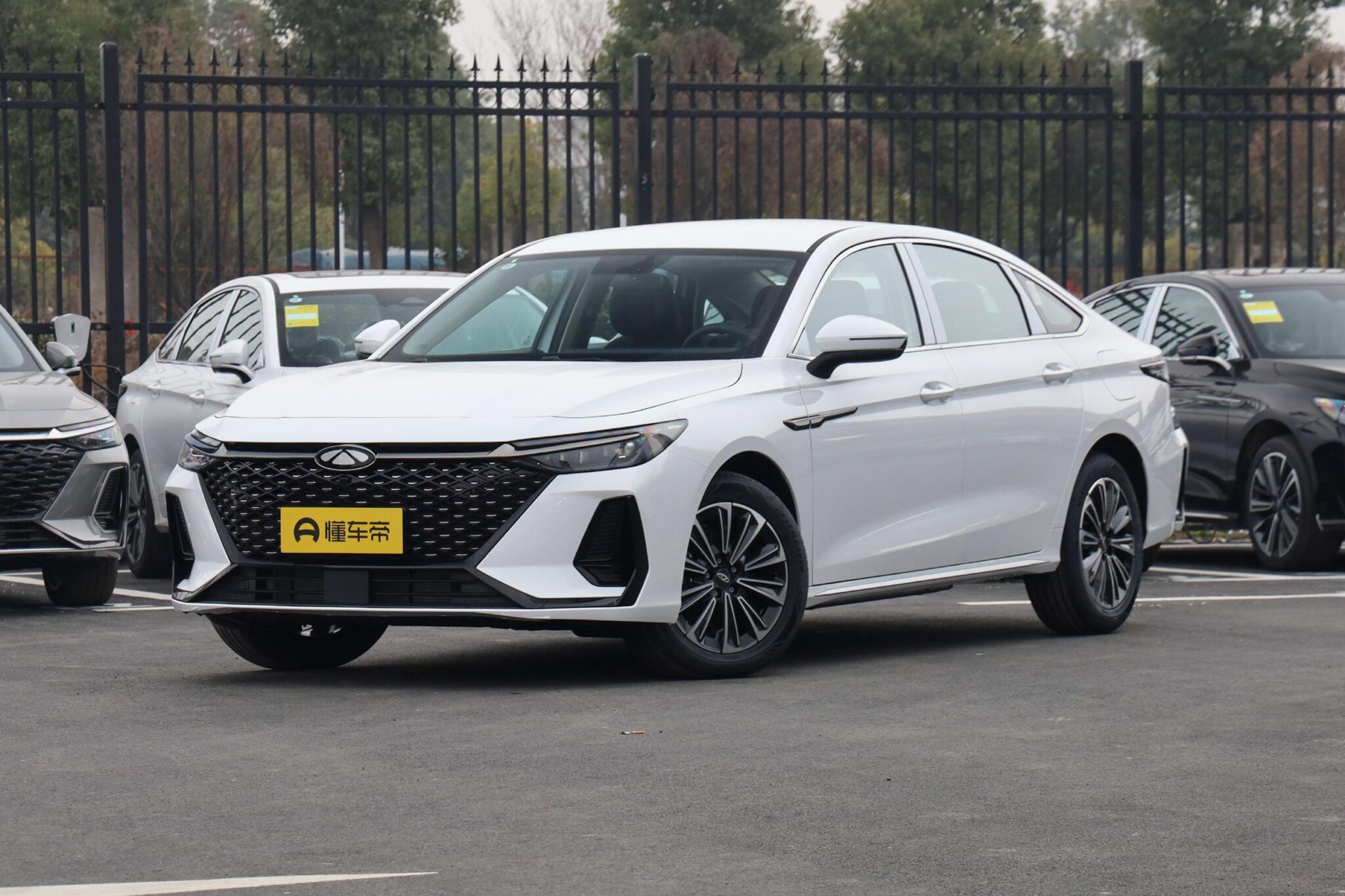 Chery Arrizo 8 PHEV (Fengyun A8) 2024: гибридный седан скоро может появиться в России