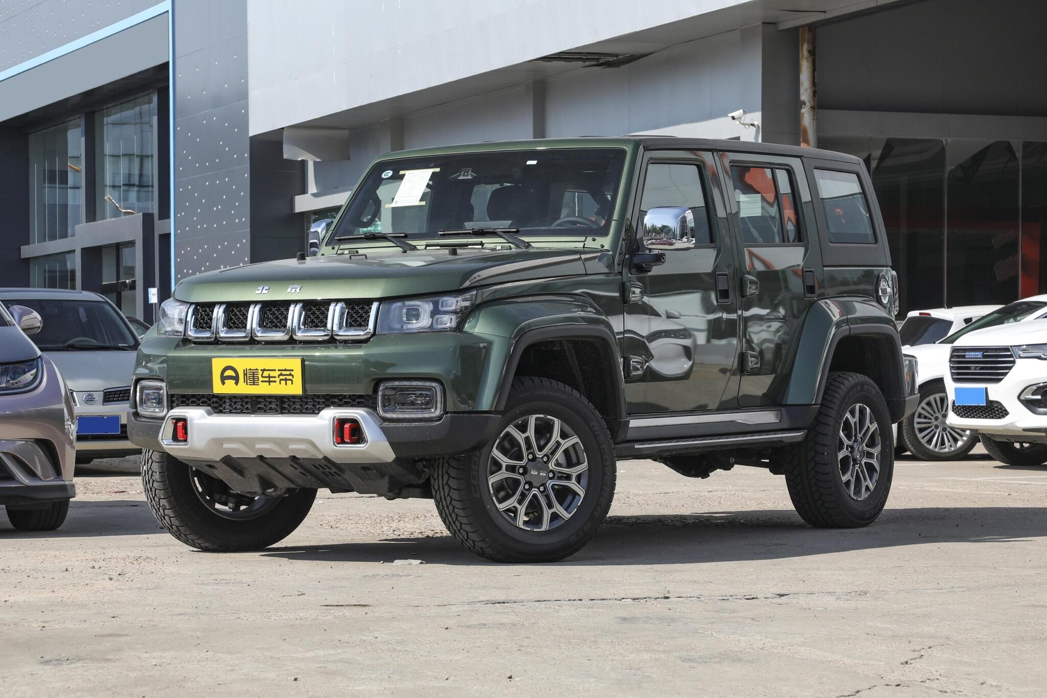 BAIC BJ40 2023: цены в России рамного китайского внедорожника
