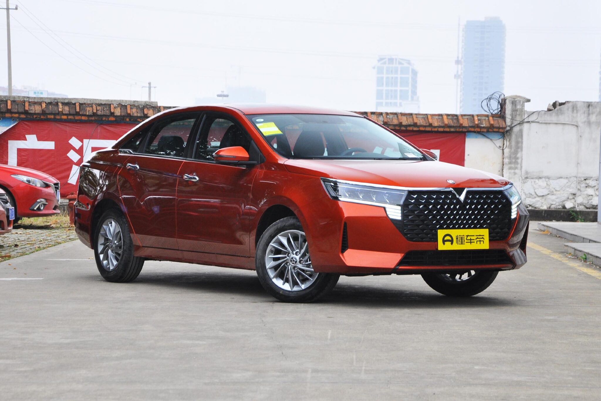 Venucia D60 Plus 2024: в России начались продажи нового китайского седана с техникой от Nissan. Объявлены цены и комплектации