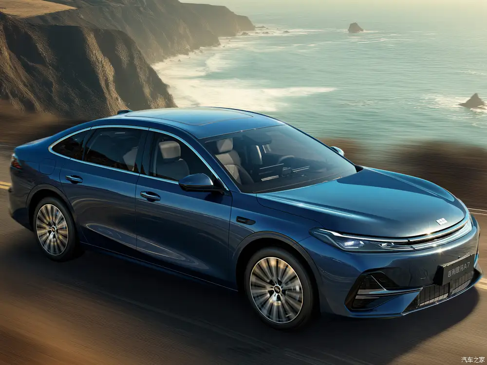 Geely Galaxy A7 EM-i: новый гибридный седан с запасом хода 2100 км! Конкурент Toyota Camry. Предварительные цены и фото