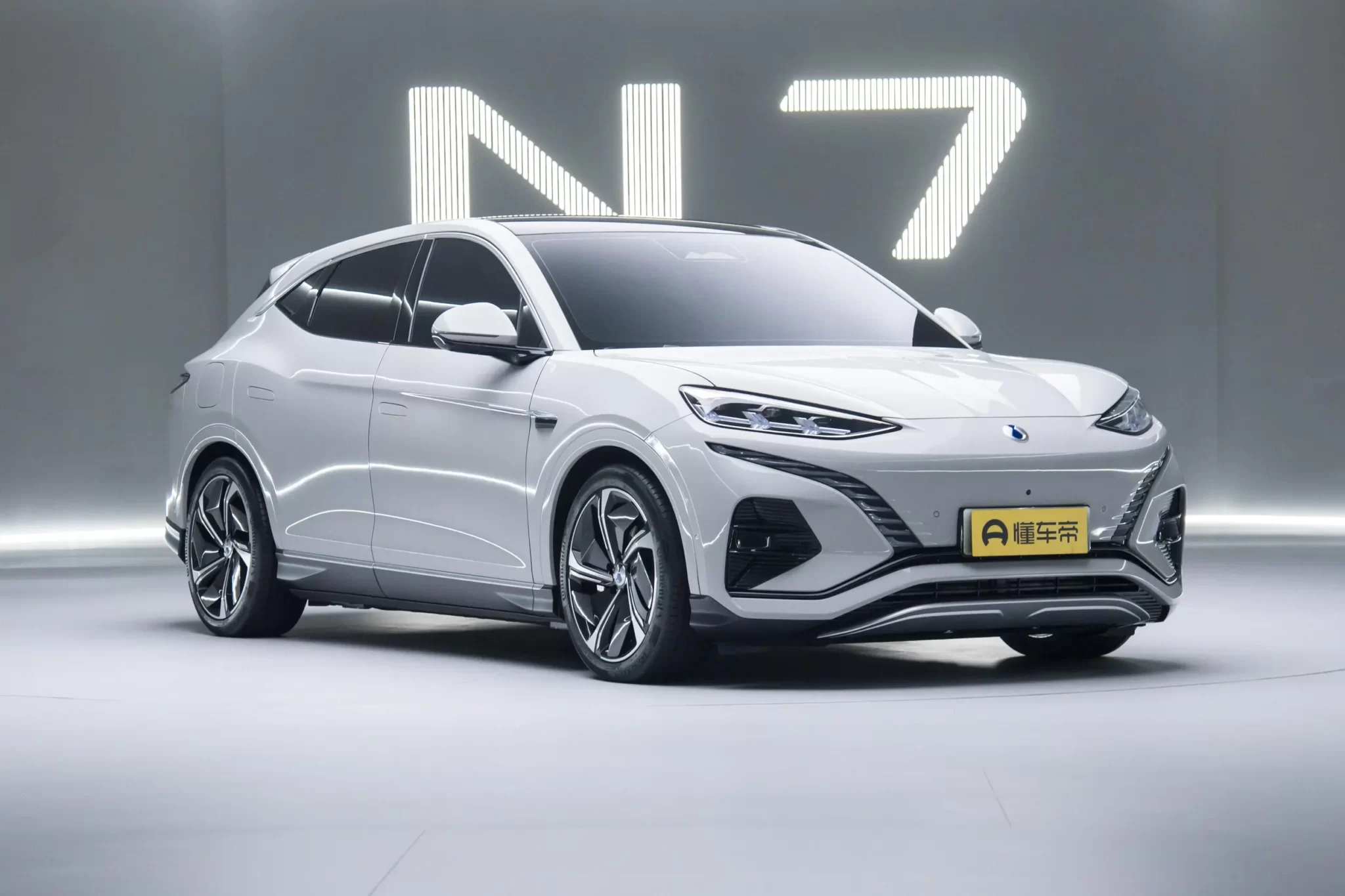 BYD Denza N7 2023: электрокроссовер на новой платформе с запасом хода более 700 км