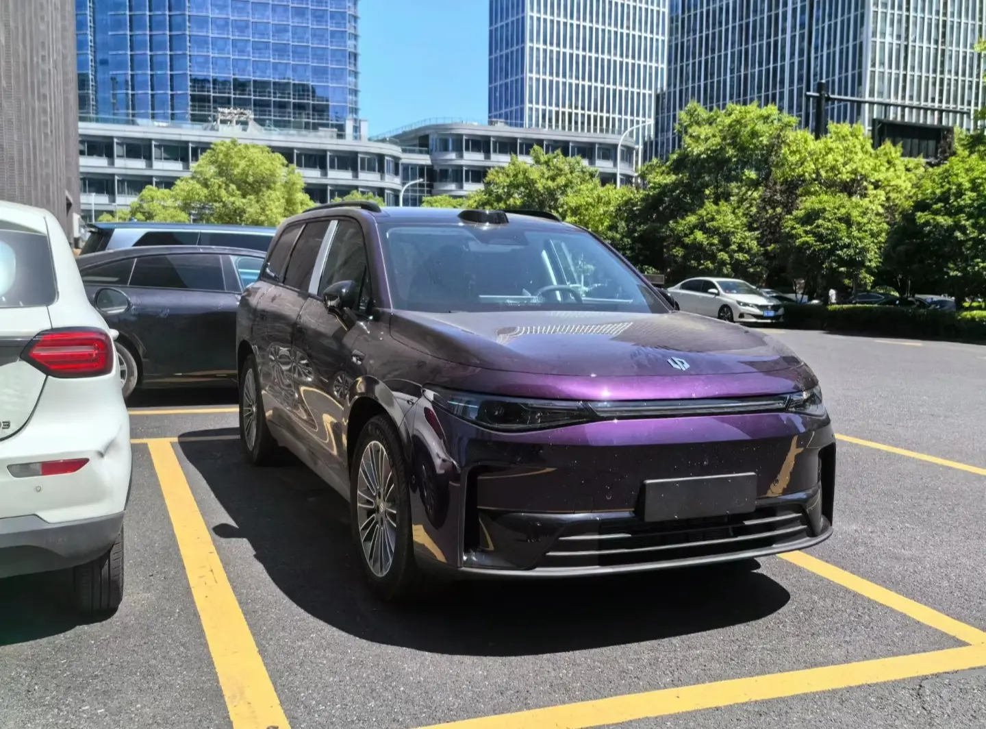 Leapmotor C16: новый шестиместный кроссовер по низкой цене. Конкурент LiXiang Li Auto