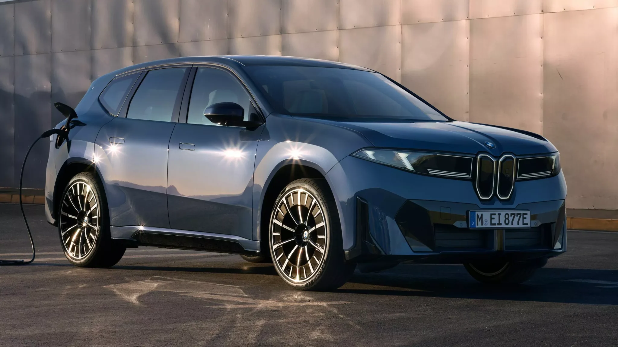 BMW iX3 2026: первый серийный электромобиль семейства Neue Klasse (Новый класс). Фото, цены и все подробности