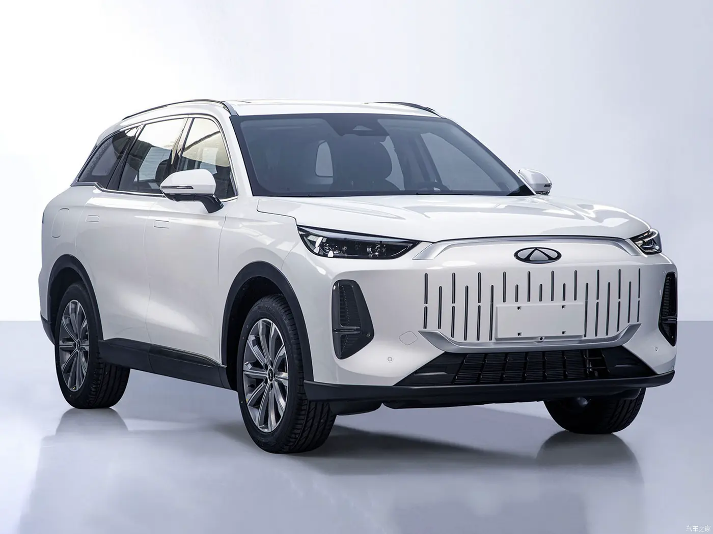 Chery Fulwin T9 2024: новый гибридный кроссовер на базе Jaecoo J8