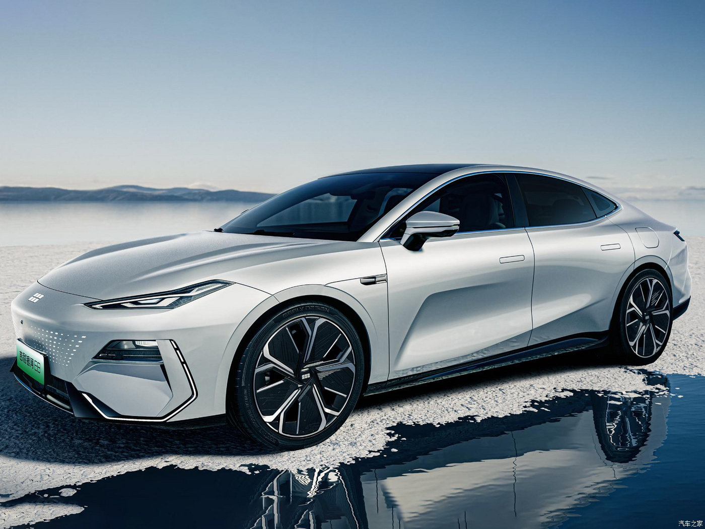 Geely Galaxy E8 2024: электрический седан новой линейки