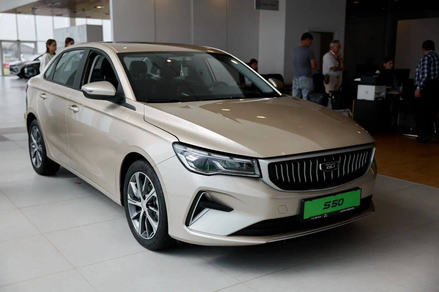 Belgee S50 2025: Geely Emgrand белорусской сборки скоро появится в России. Уже замечена первая партия. Цены должны быть ниже, чем на оригинальный Эмгранд