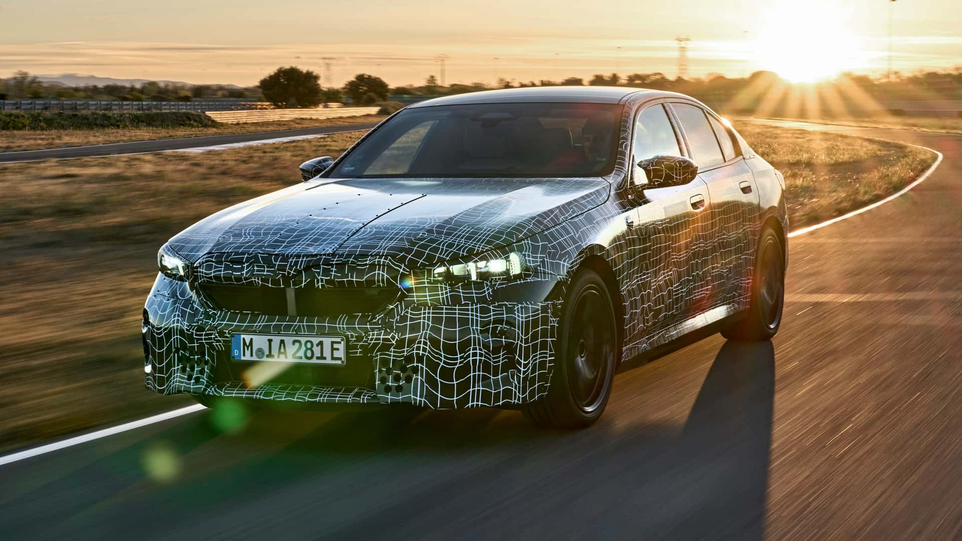 BMW i5 2023: электрическая модификация новой “пятерки”. Мировая премьера 24 мая
