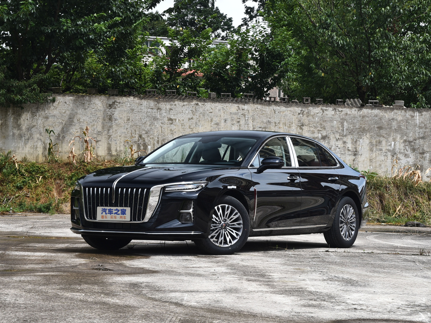 Hongqi H5 2023: старт продаж бизнес-седана в России (конкурент Kia K5 и Toyota Camry)