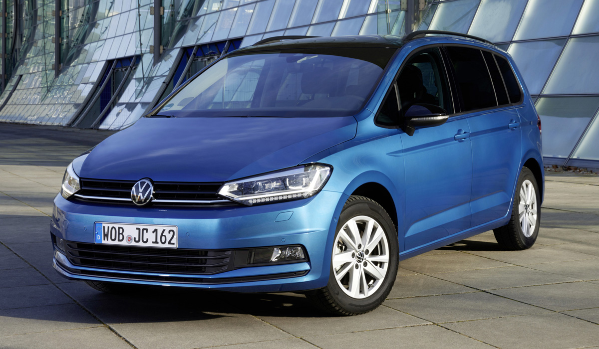Volkswagen Touran 2023 модельного года: рестайлинг компактвэна