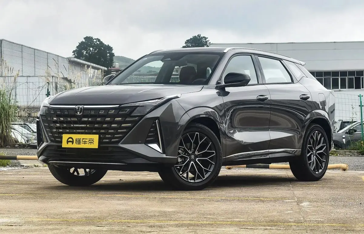 Changan UNI-Z 2024 в бензиновой версии выходит на рынок (В России он будет продаваться под маркой Волга)