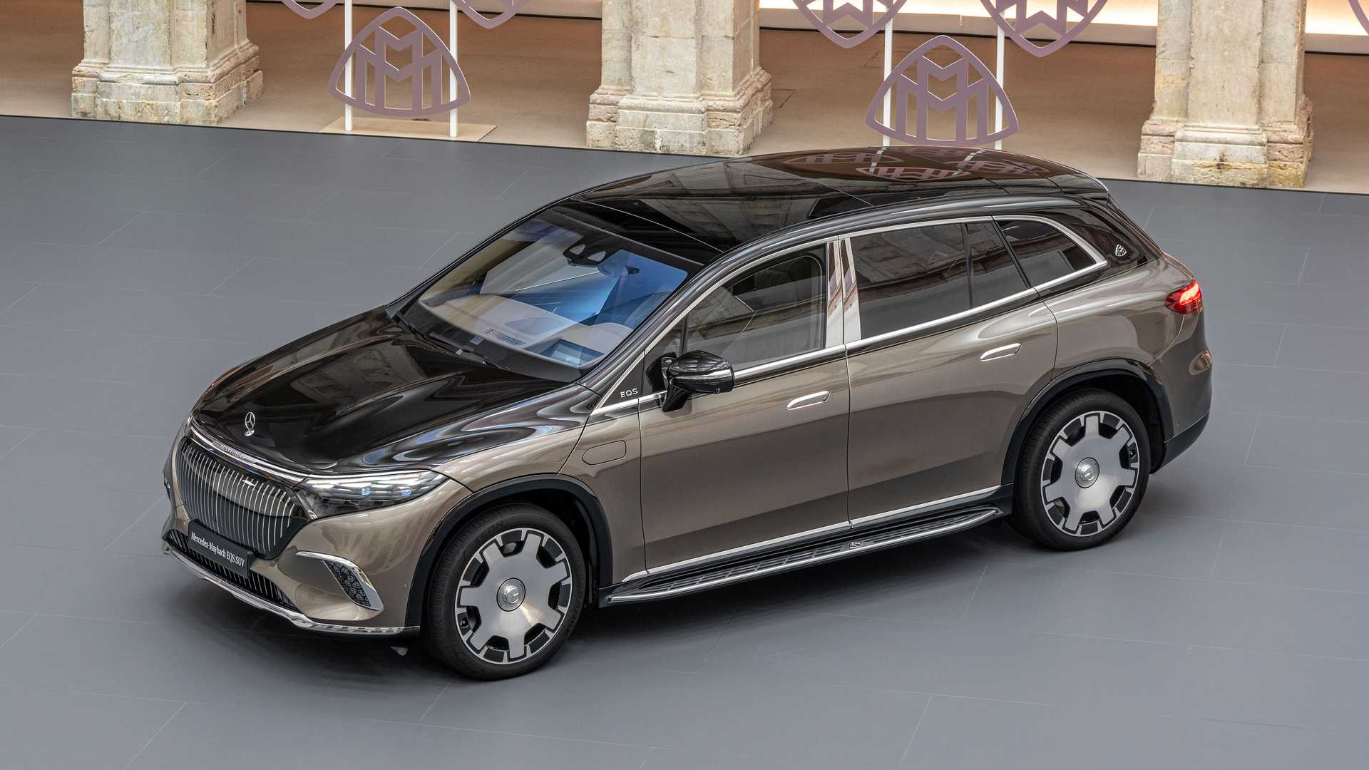 Mercedes-Maybach EQS SUV 2023: представлен роскошный электрокроссовер
