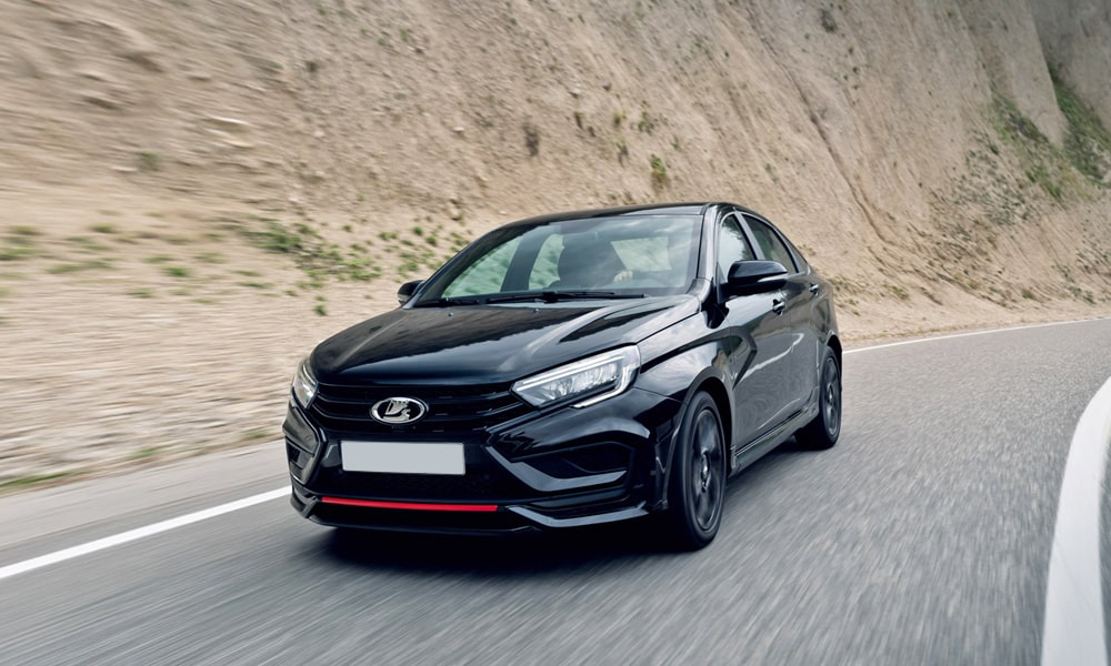 Цены на Лады с 1 января 2026 года: АвтоВАЗ одновременно снизил и поднял цены. Актуальный прайс-лист на весь модельный ряд (Гранта, Веста, Искра, Нива Легенд, Нива Тревел, Ларгус и Aura)