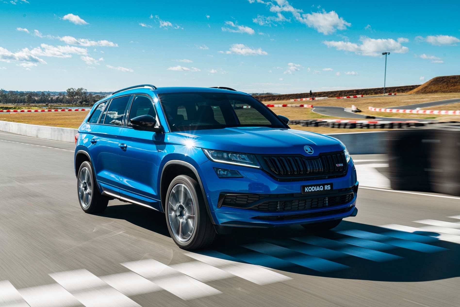 Skoda Kodiaq RS 2024: готовится “горячая” версия для нового поколения кроссовера