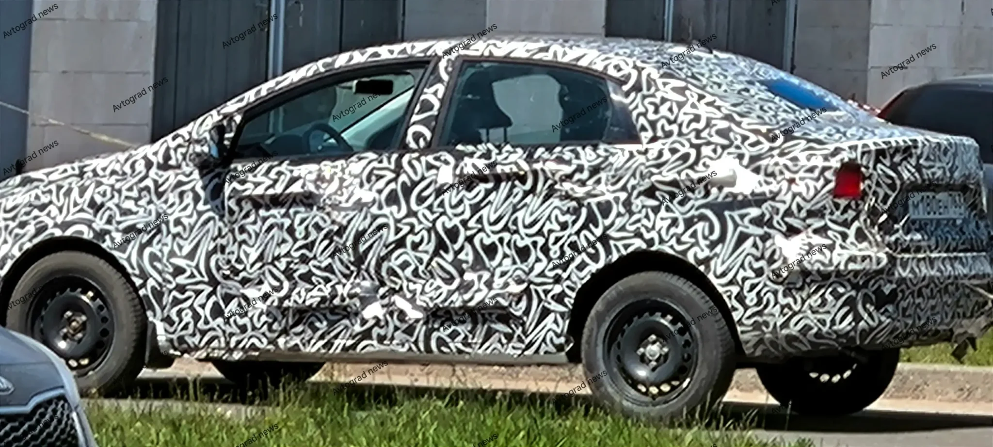 Седан Лада Искра замечен перед премьерой вблизи: “живые” фото