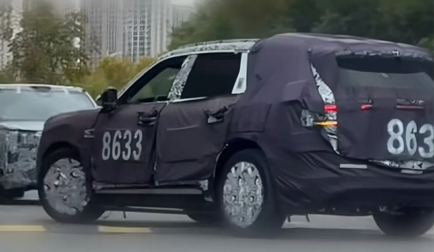 Zeekr 8x: на подходе младший брат флагманского 9x. Первые фото и подробности о втором гибриде марки