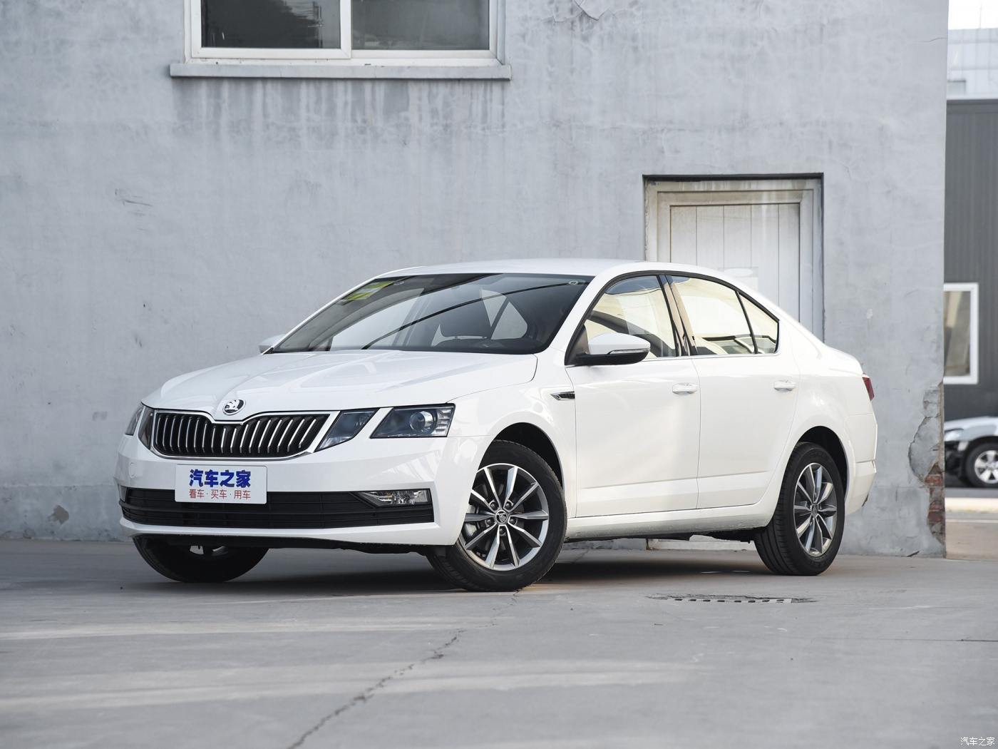 Skoda Octavia A7 2023 прошлого поколения снова появились в России (оказывается их до сих пор выпускают в Китае!) Цены и комплектации