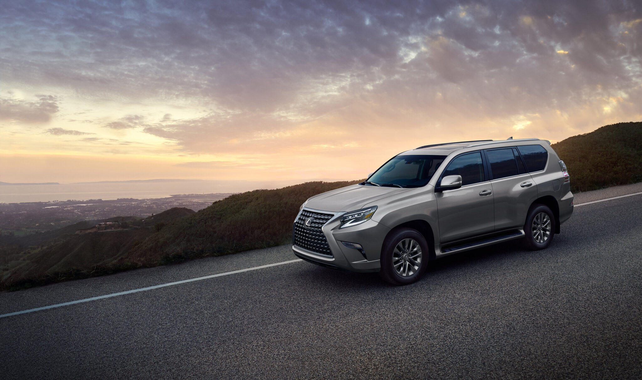 Lexus GX 2023 нового поколения: подробности и первые официальные фото