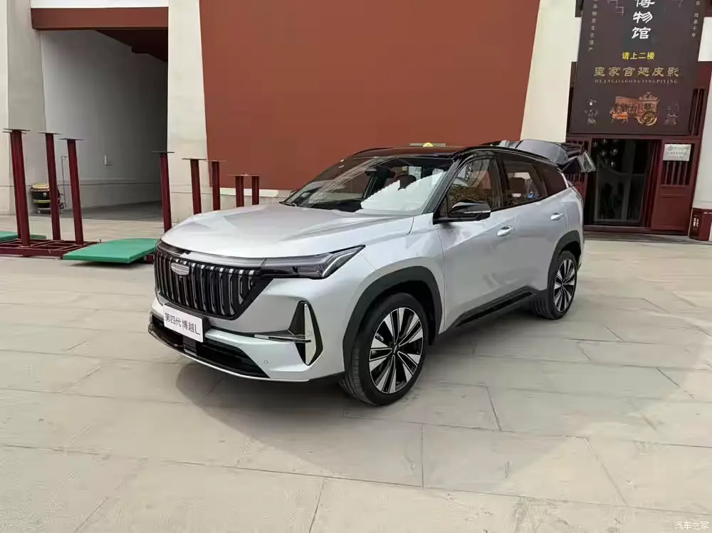 Новая Волга (переименованный Geely Atlas 2026): под возрожденной маркой Volga будут продавать рестайлинговый Атлас. Первые фото