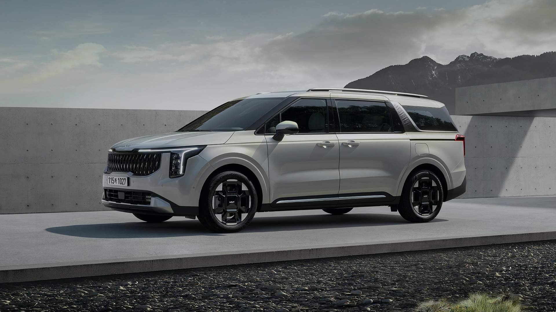 Kia Carnival 2024: рестайлинговый минивэн дебютировал в Южной Корее. Можно ли будет купить его в России?