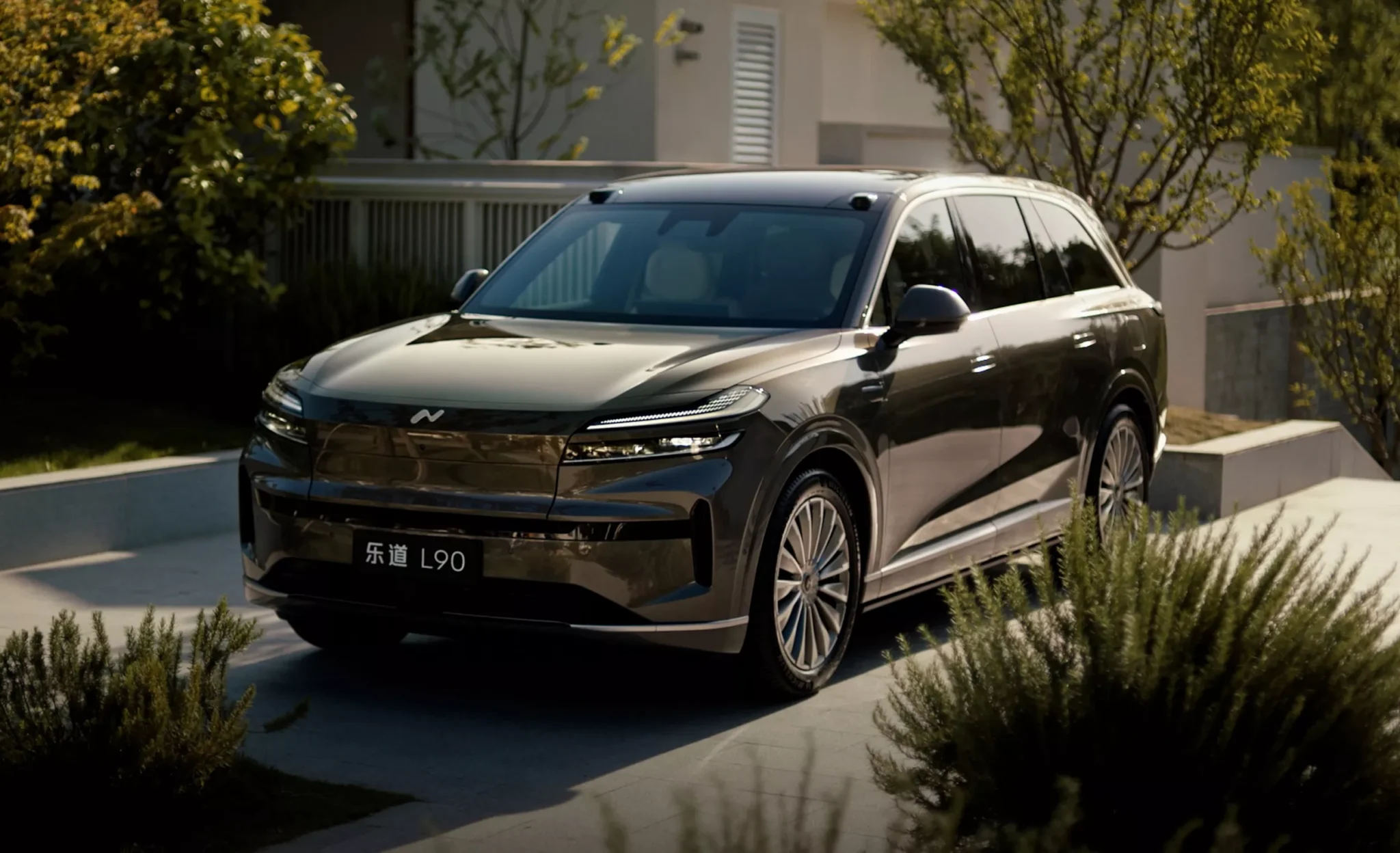 Nio Onvo L90: полноразмерный электрический кроссовер по цене 3 млн рублей! Конкурент Lixiang Li L9. Фото, цены и характеристики