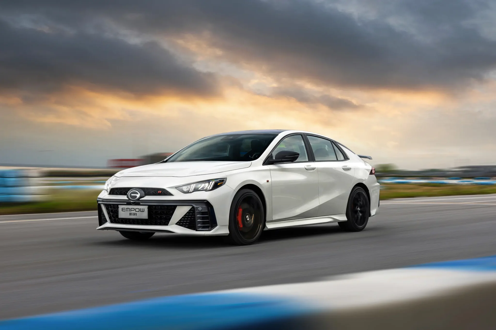 GAC Empow 2024: спортивный китайский седан (конкурент Kia Cerato). Цены, фото и характеристики