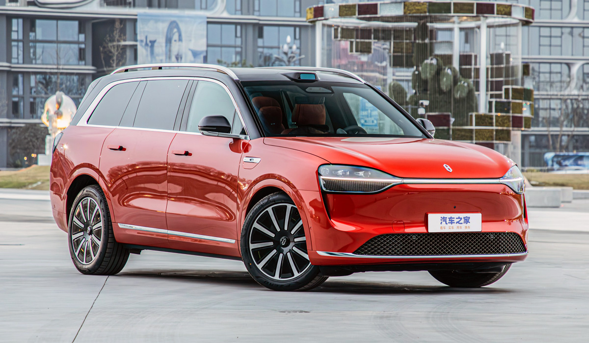 AITO M9 от Huawei 2024: флагманский кроссовер с “кинотеатром”, 25-динамиками и проекцией в фарах