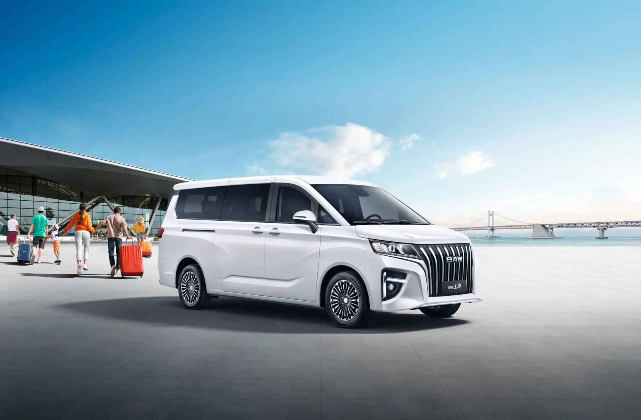 BAW MPV (Ace M7) 2025: официальный старт продаж в России бюджетного 7-местного минивэна. Цены и комплектации