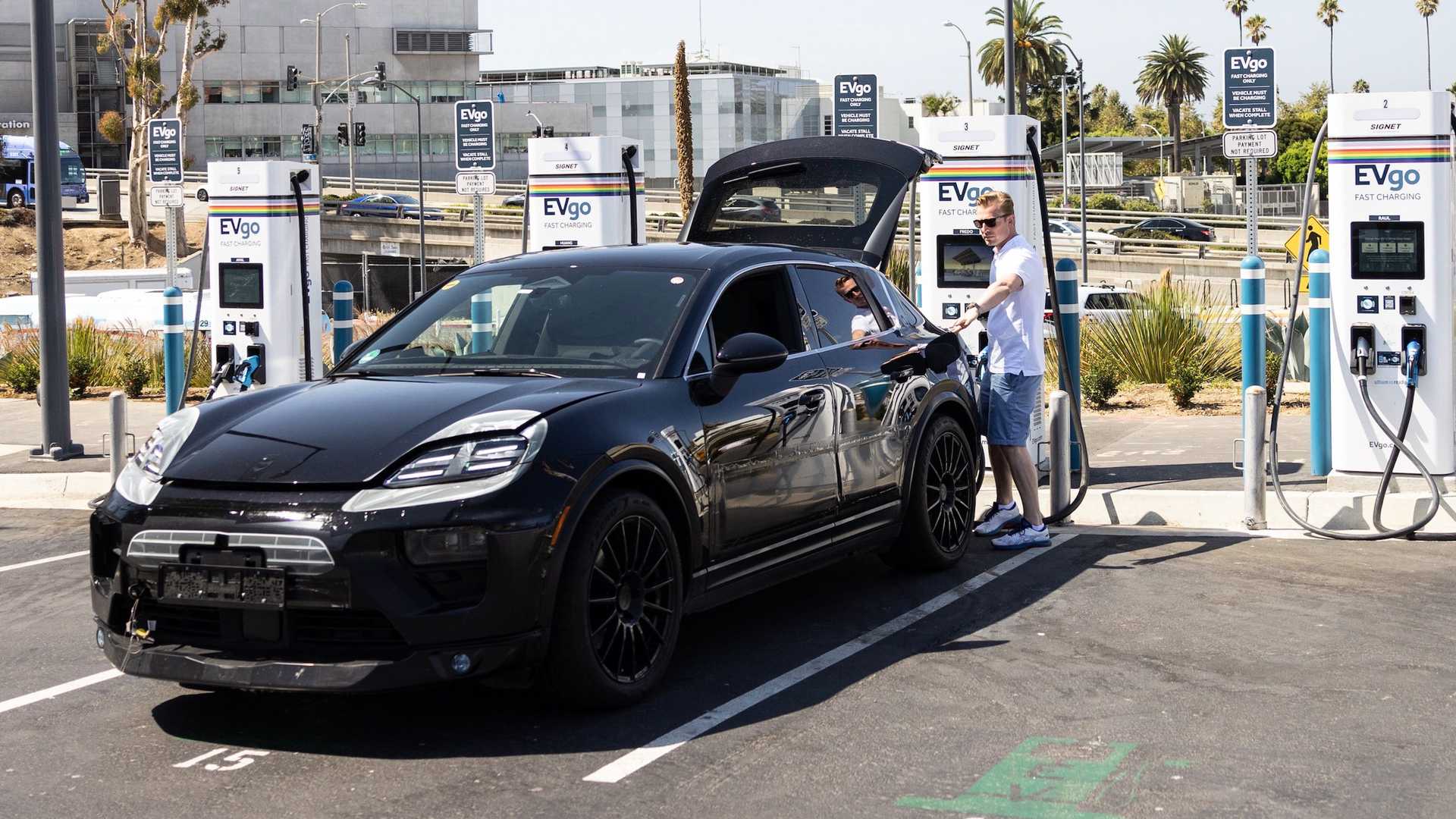 Porsche Macan EV 2023
