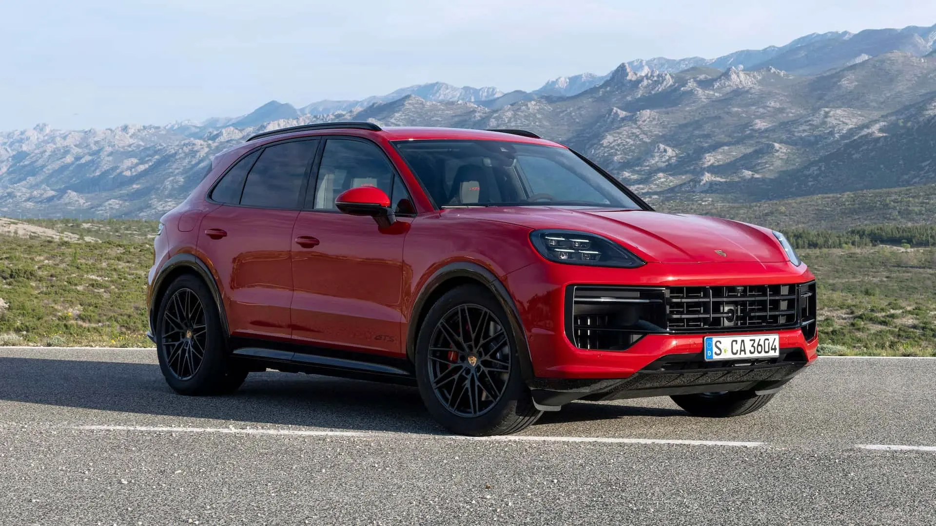 Porsche Cayenne GTS 2024: обновленное семейство дополнено спортивное версией