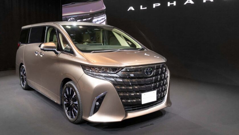 Toyota Alphard 2024