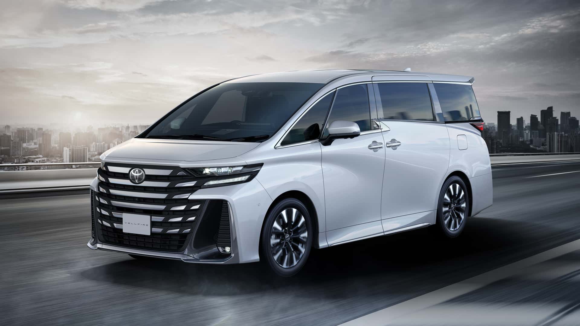 Toyota Vellfire 2024 нового поколения: более спортивный брат Alphard