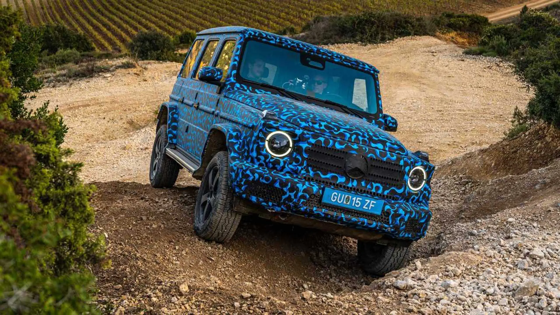 Электрический Mercedes-Benz G580 2024 представят уже в апреле: фото и подробности