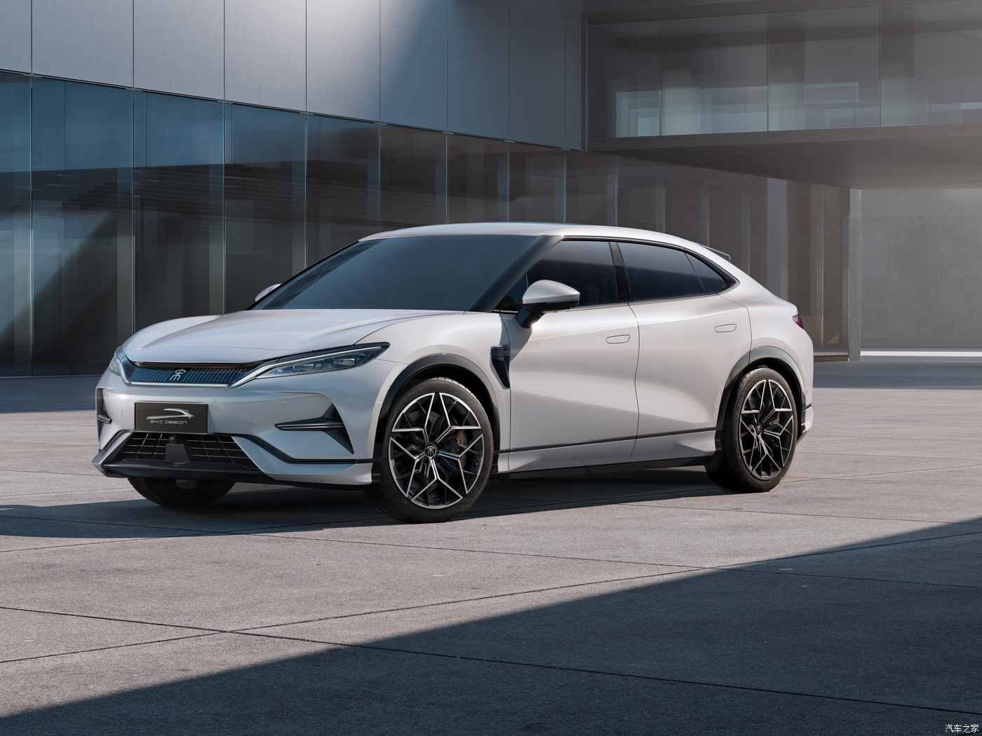 BYD Song L 2024: новый электромобиль по формату фастбэк-кроссовер. Цены, фото и характеристики