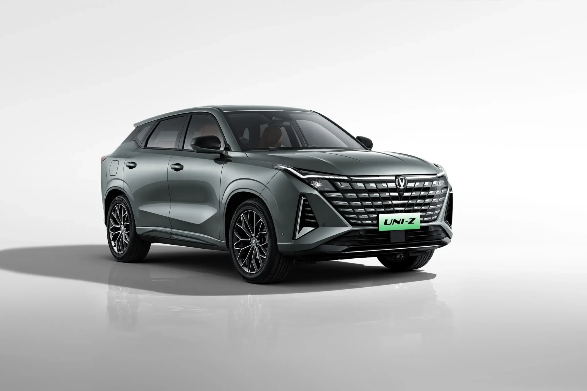 Volga K40 2024 (Changan UNI-Z): новый кроссовер от возрожденного бренда Волги (конкурент Skoda Kodiaq). Цены, фото, характеристики и все подробности