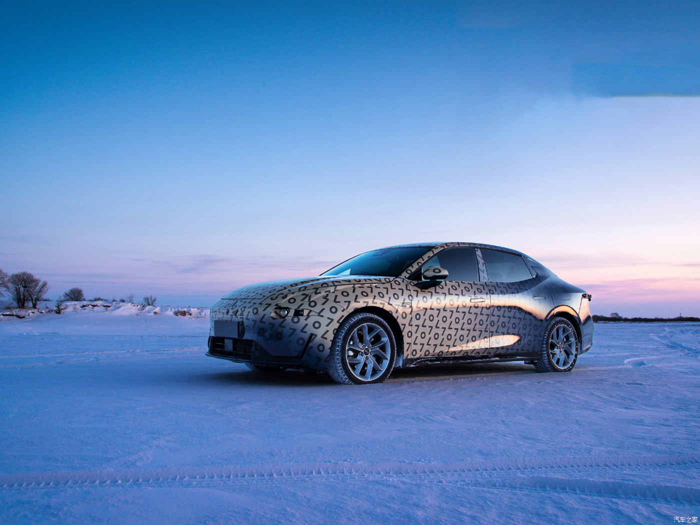 Lynk & Co 07 EM-P 2024: новый гибридный седан от Geely и Volvo. Первые фото и подробности