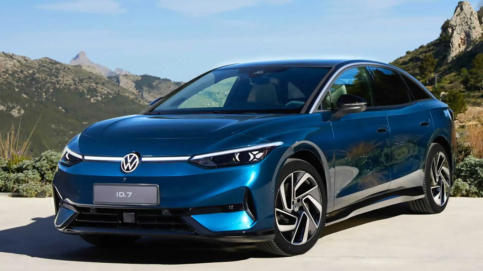 Volkswagen ID.7 2023: самый дальнобойный электромобиль VW (запас ход 700 км на одном заряде)