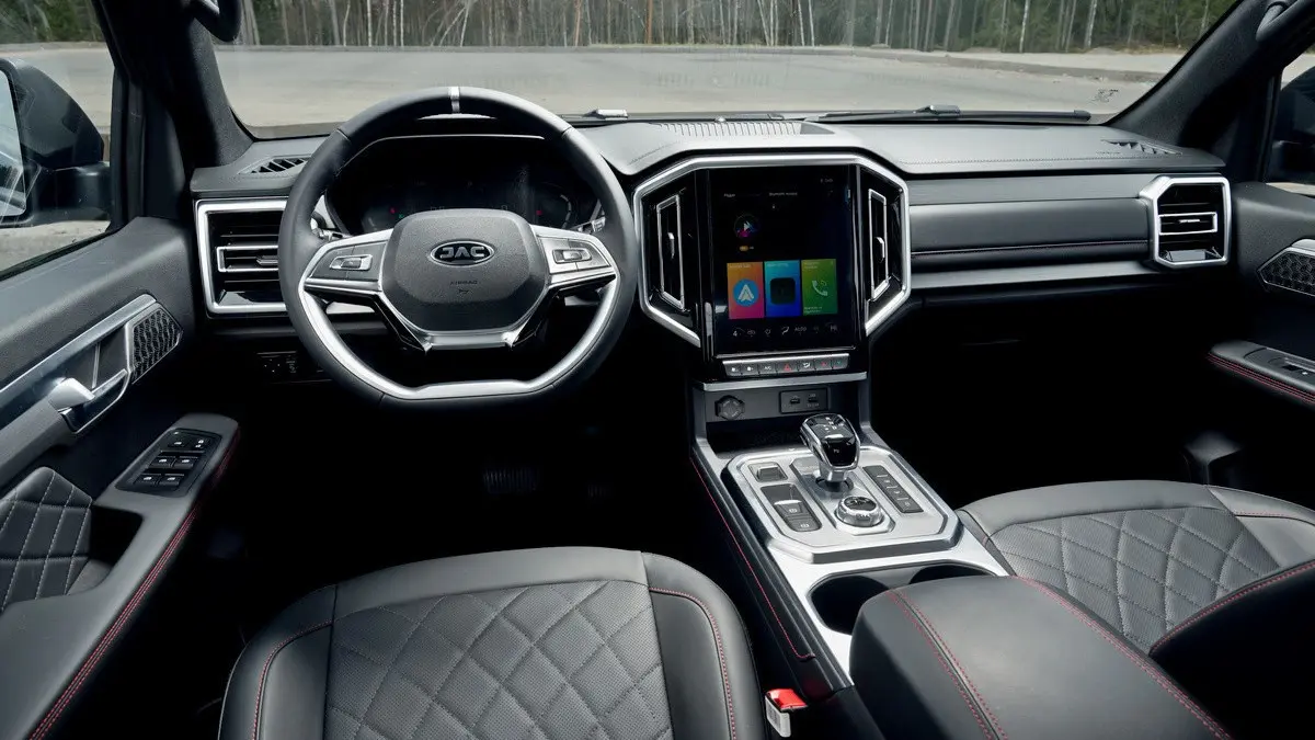 Авторынок 2026: продажи рухнули на 19 % — в чем причина?