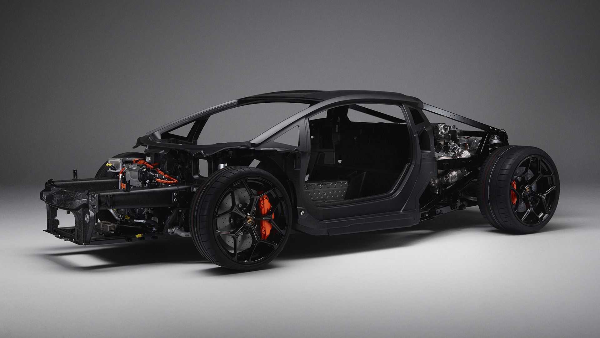 Lamborghini Revuelto 2023