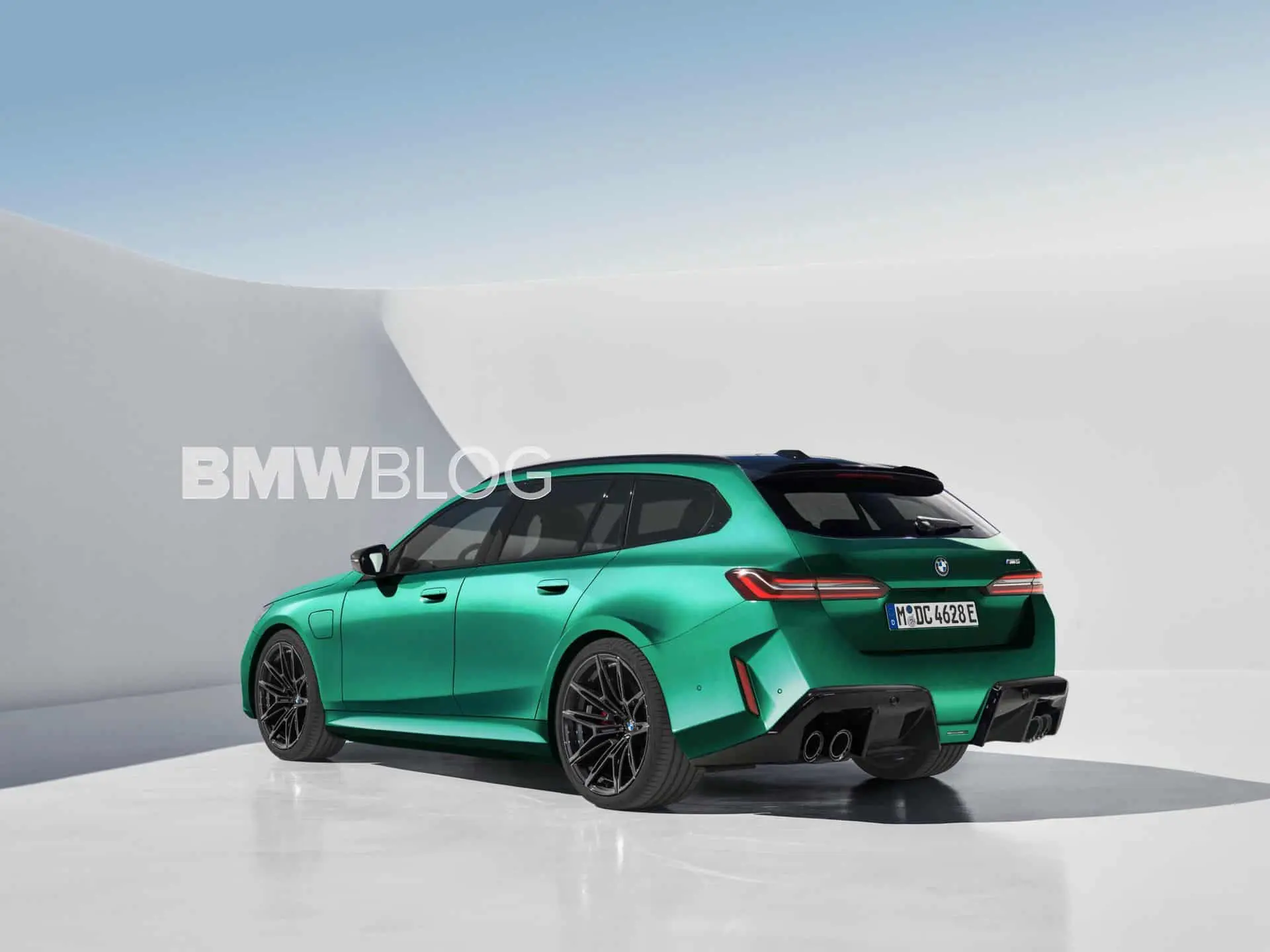 BMW M5 G90 2024 (седан и универсал Touring): все подробности о предстоящем спорткаре