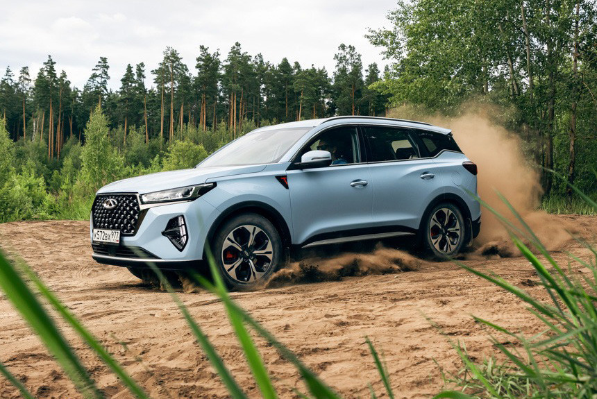 XCITE X-Cross 7 2024: кроссовер от нового российского автомобильного бренда (перелицованный Chery Tiggo 7 Pro)