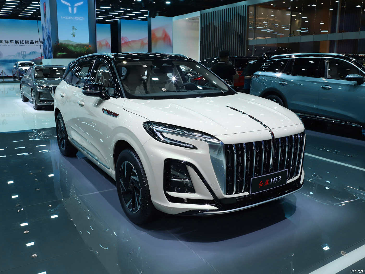 Hongqi HS3 2024: цены и комплектации в России. Старт продаж премиального кроссовера (конкурент Lexus NX или BMW X3)