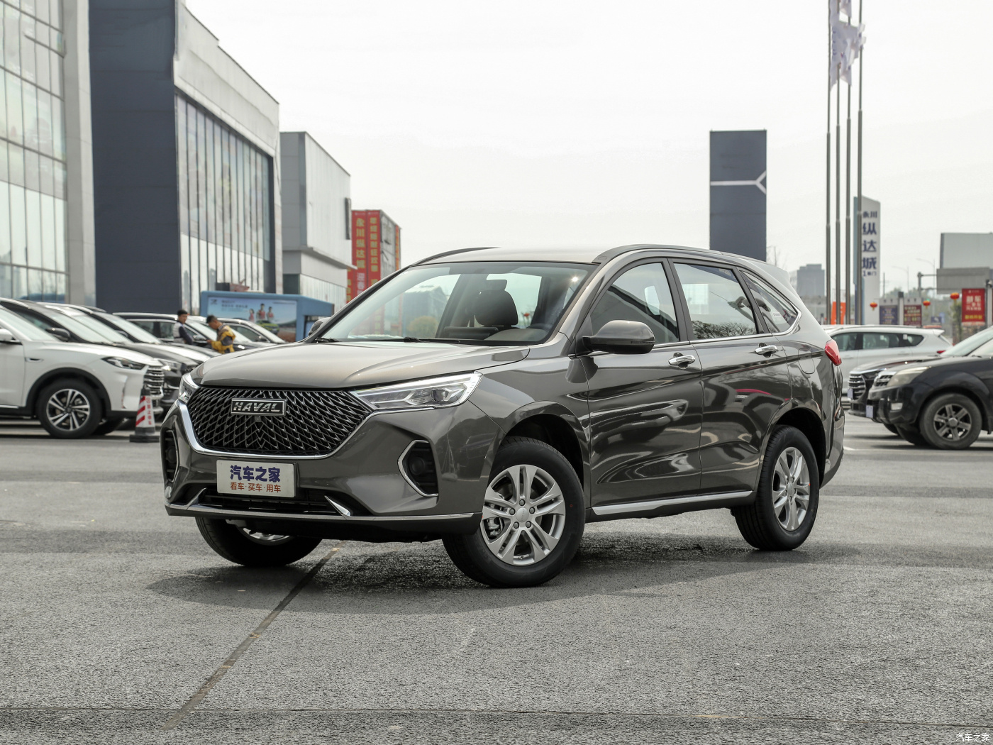 Haval M6 2023: в России начались продажи нового кроссовера Объявлены цены и комплектации