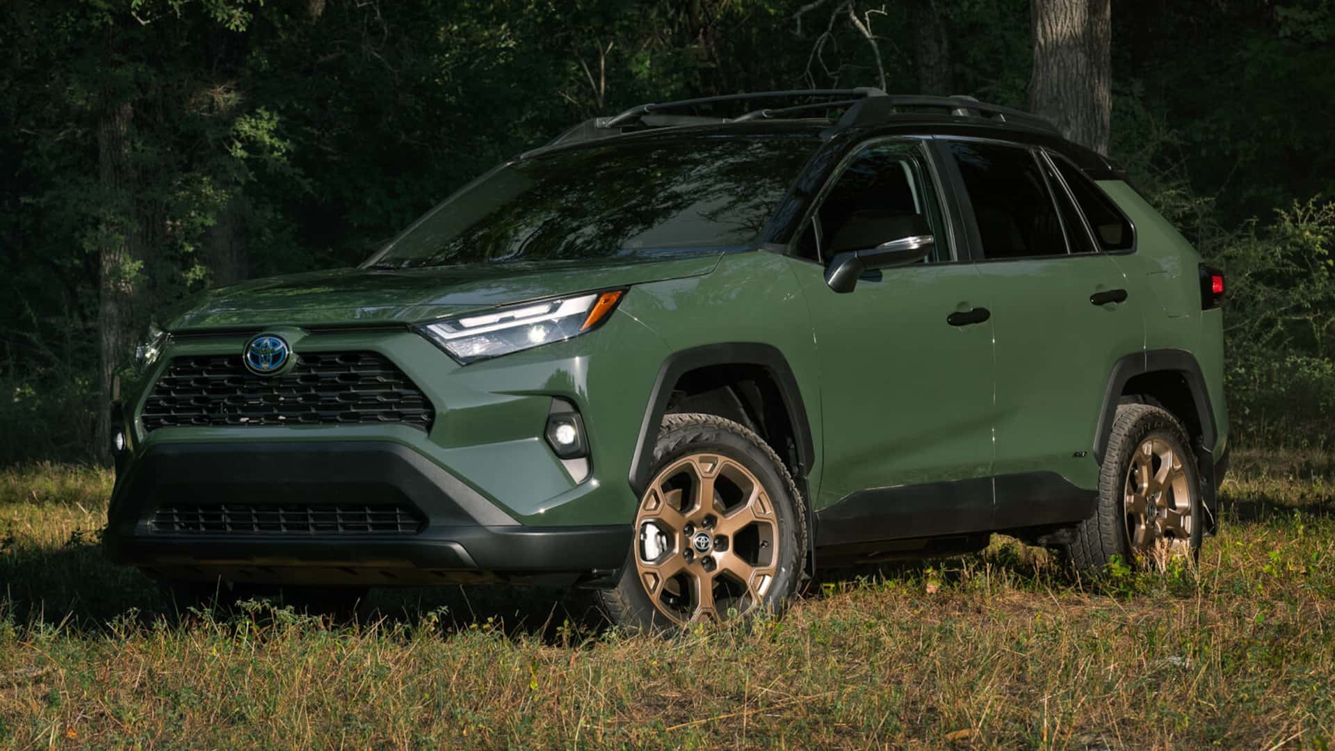 Toyota RAV4 2024 модельного года: точечные доработки и подорожание (цены и комплектации в США)